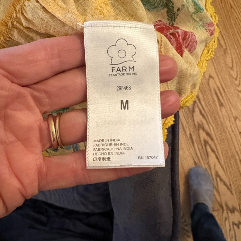 FARM Rio Vibrant and Romantic Sunshine Yellow Floral Mini Skirt Size Medium - Picture 6 of 6